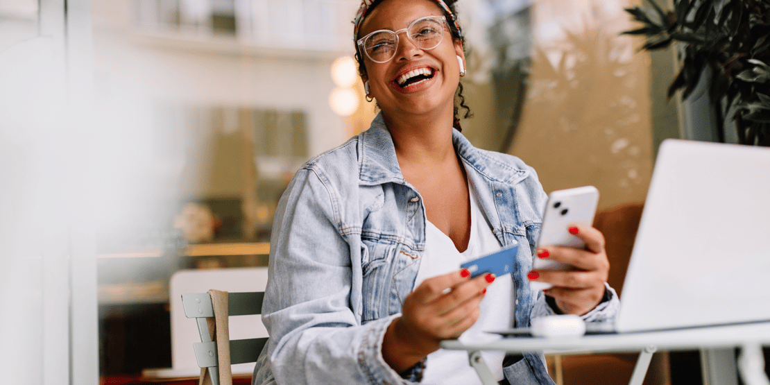 girl-with-card-and-phone