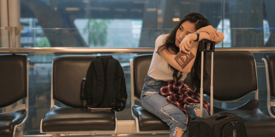 girl-in-airport