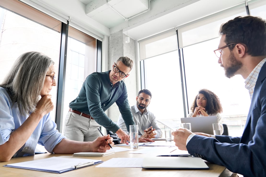 multiple-people-in-a-meeting
